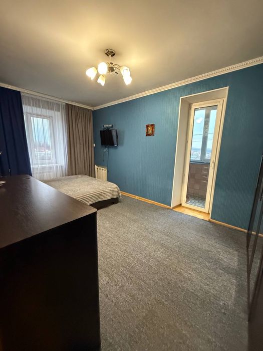 Здам трьохкімнатну квартиру з автономним опаленням