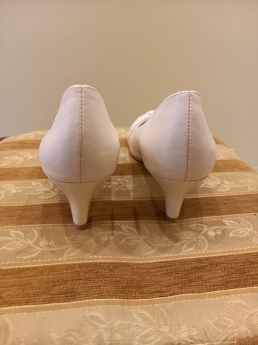 Buty ślubne ekri, wizytowe, czółenka rozm. 34,35