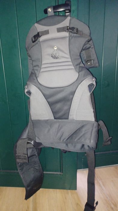 Marsúpio  Jane 

- Alças ajustáveis.

Fechos de segurança.

Design ergonómico.

- 0-15 kg