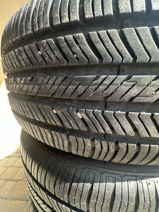 Летняя резина HANKOOK 215/60/16 в очень хорошем состоянии!!!