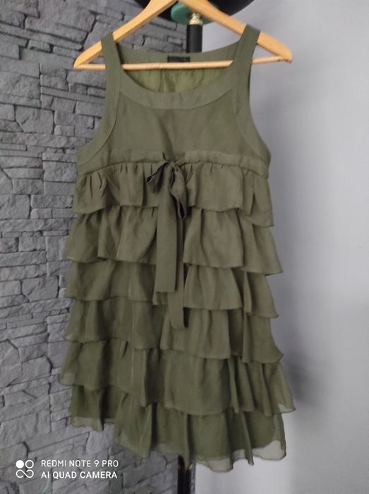 Sukienka z falbanami i wiązaniem khaki__Vero Moda__Rozmiar 36/S