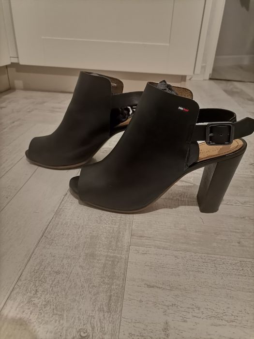 Sandały r41 Hilfiger, czarne wysokie eleganckie