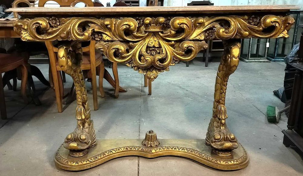 Aparador em Talha Dourada Antigo