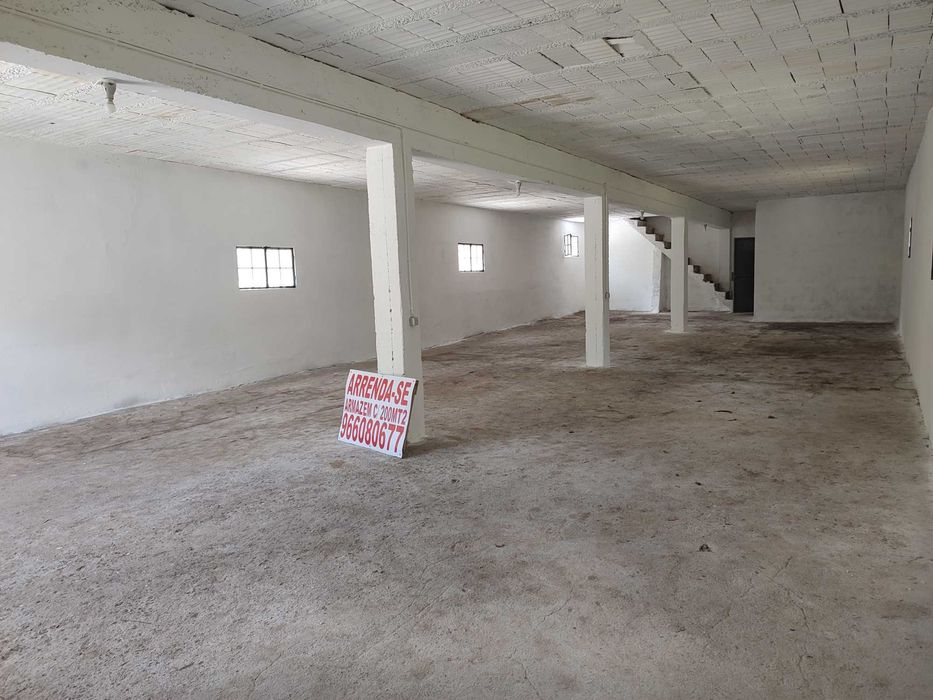 Armazém 200 mts2 para arrendamento
