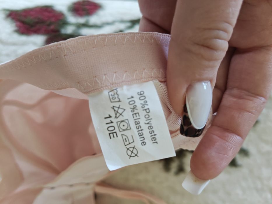 Jasno różowy biustonosz