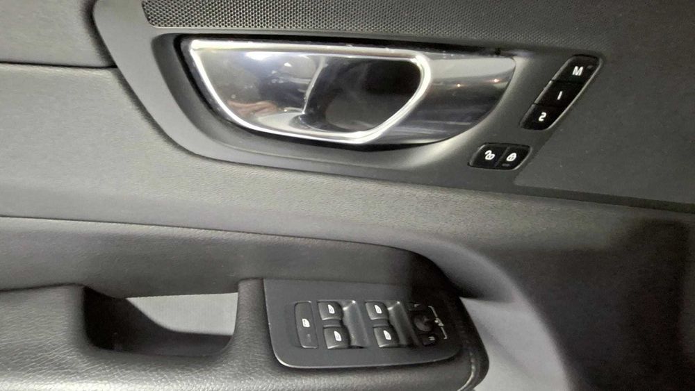 VOLVO XC-60 Plug-in /Hybrid INSCRIPTION DE 2019 - IVA DEDUTIVEL