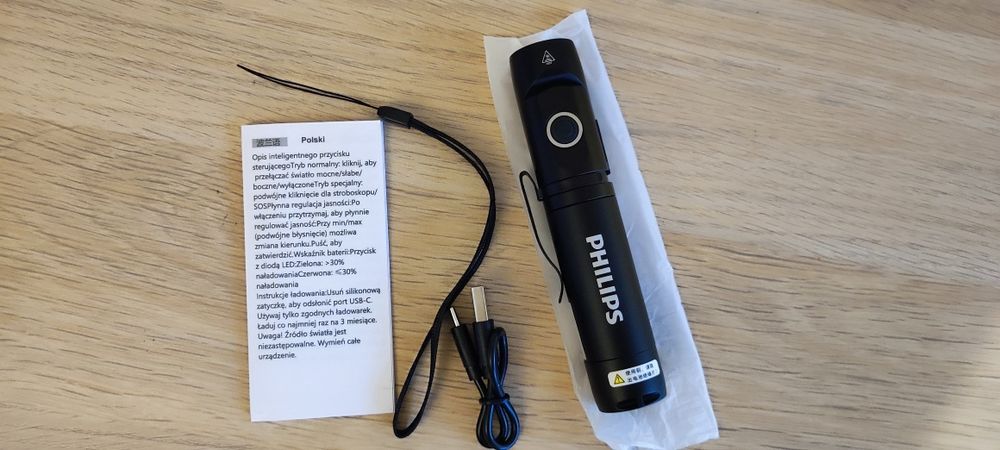 Nowa magnetyczna latarka robocza Philips 90°