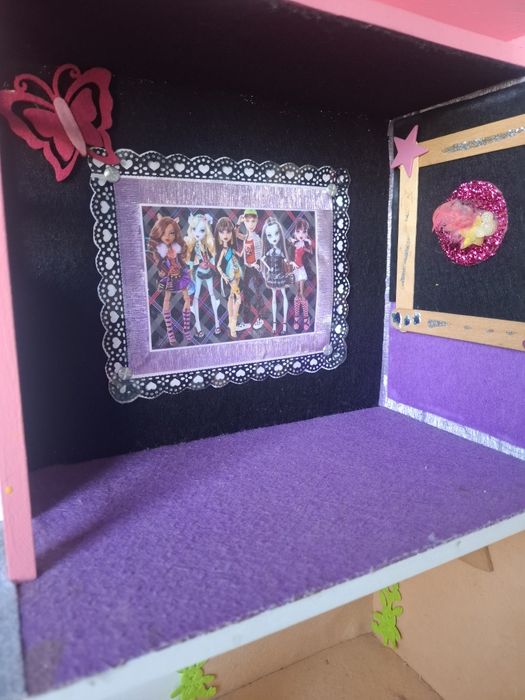 Casa de Bonecas 1,35mt (alt) x 1 mt (larg)