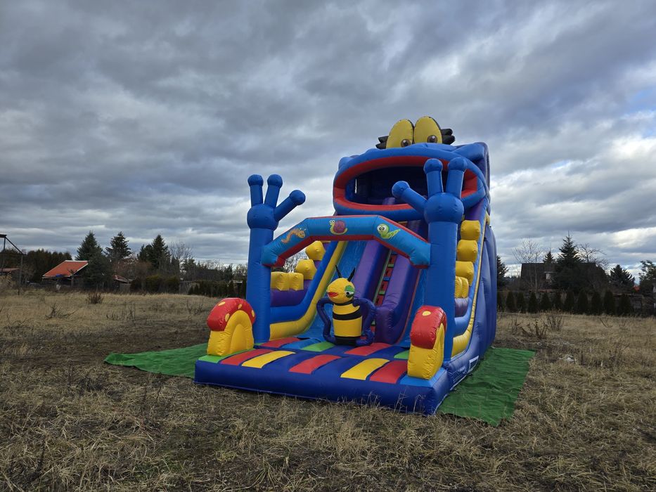 Dmuchana zjeżdżalnia plac zabaw tor przeszkód