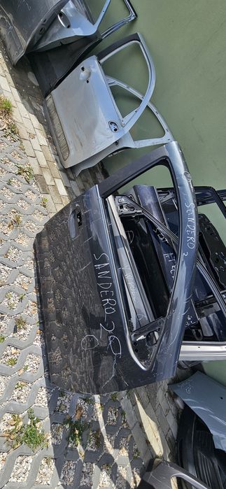 Porta frente direita Dacia Sandero II de 2012 a 2016