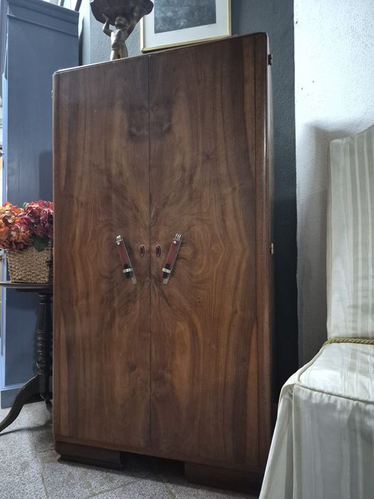 Guarda-fatos Art Déco Vintage - Raiz de Nogueira (Anos 30/40)