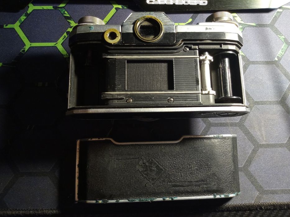 aparat - PRAKTINA FX + Obiektyw Carl Zeiss Tesar 2,8/50