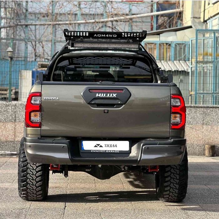 Toyota Hilux orurowanie paki COMBAT z koszem