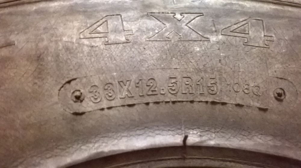 3 pneus Fedima 33 12/50 R15 para rechapar