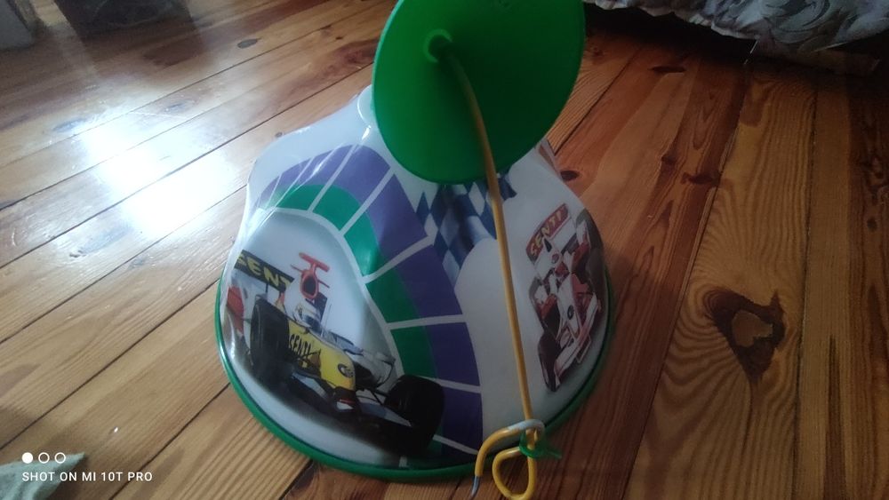 Lampa sufitowa dziecięca samochody