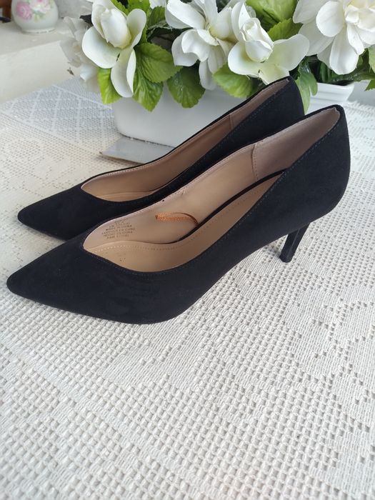 Sapatos de Salto Agulha em Camurça Preta Elegante - H & M - Tamanho 37