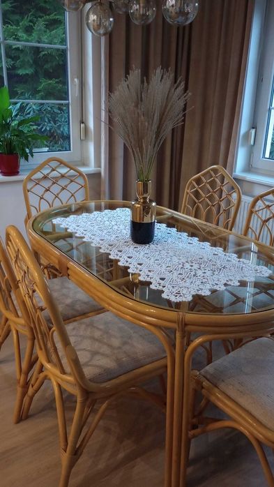 Stół ratanowy z krzesłami