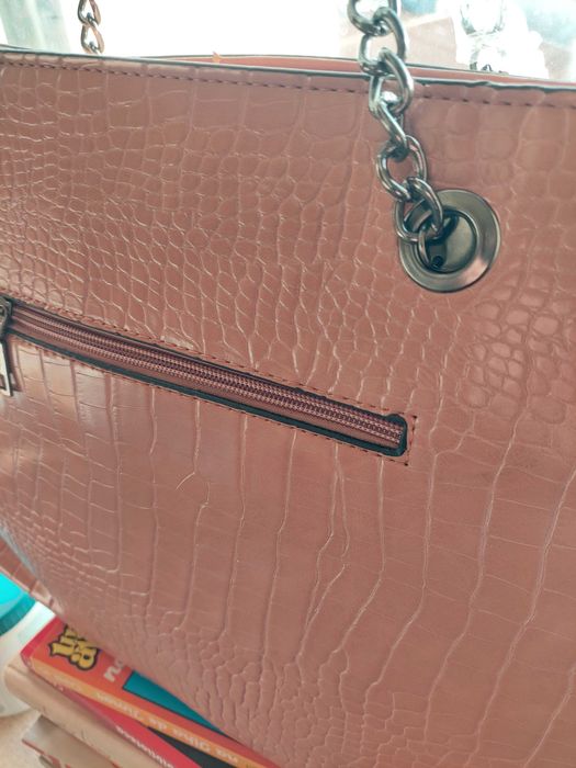 mala senhora castanha