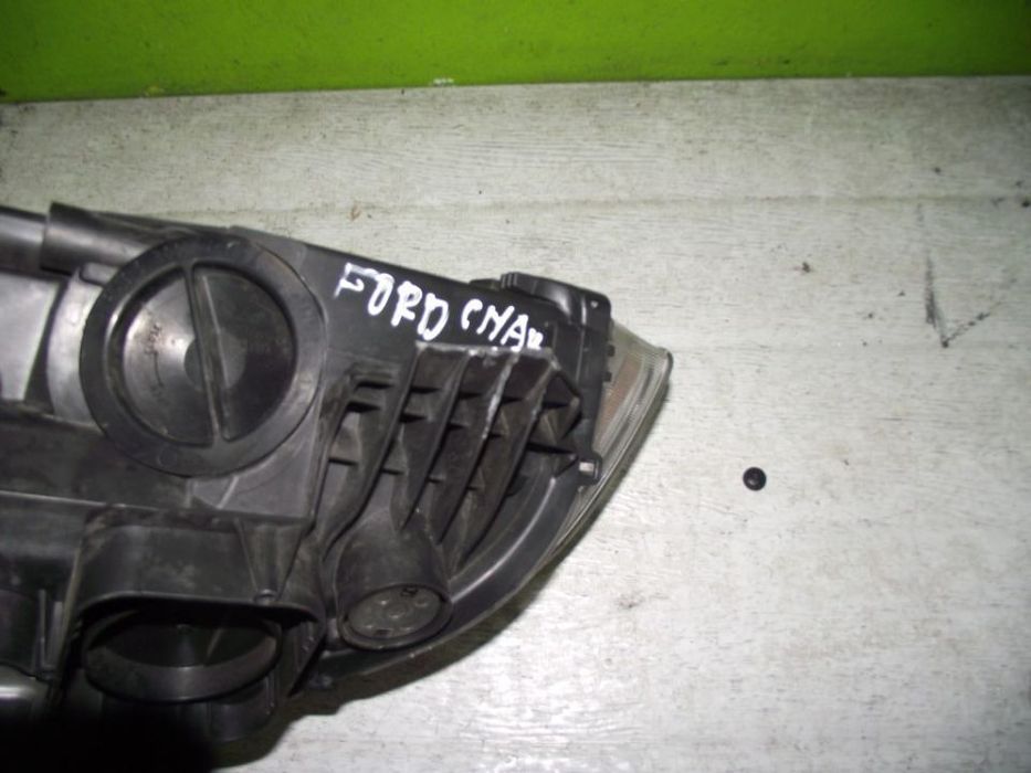Farol Esquerdo Ford C-Max - 2015 - F1141