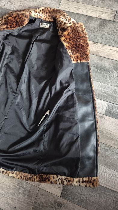 Płaszcz/ Futro w panterkę Bershka S