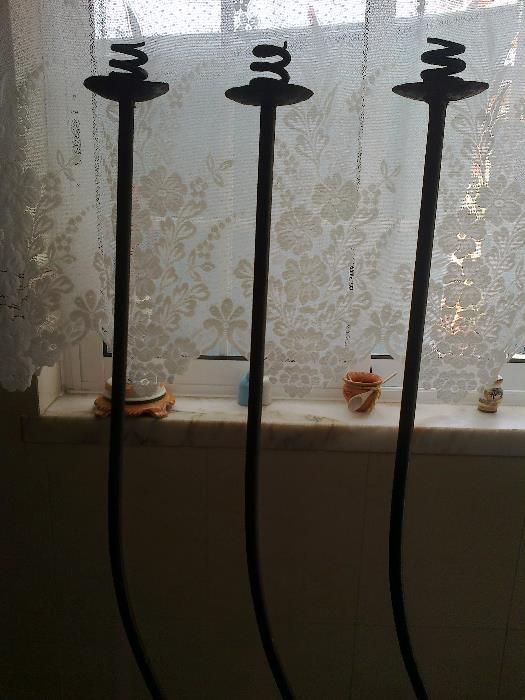 Castiçal em ferro forjado