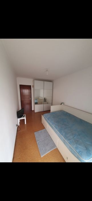 QUARTO COM VARANDA junto ao comboio