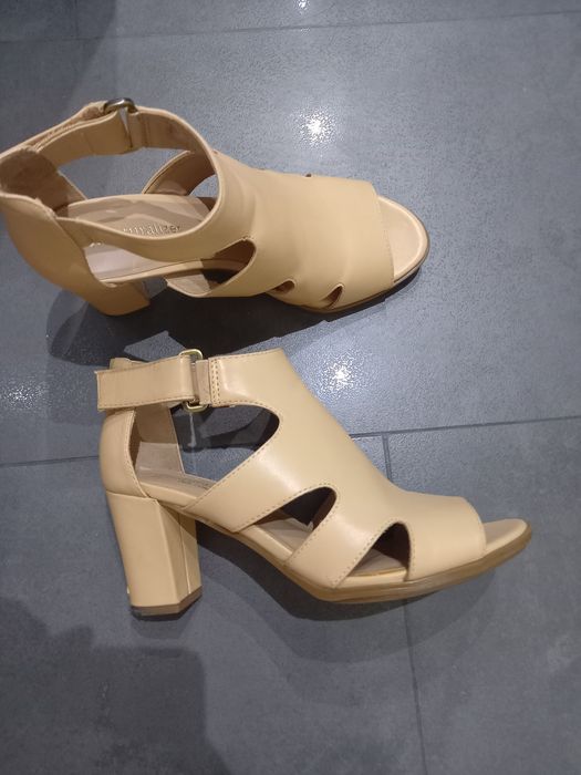 Skórzane sandały 36