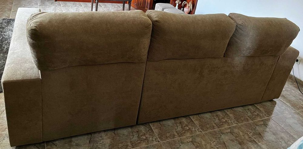 Sofá com chaise longue