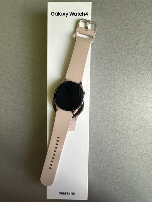 Часы  samsung Galaxy Watch4