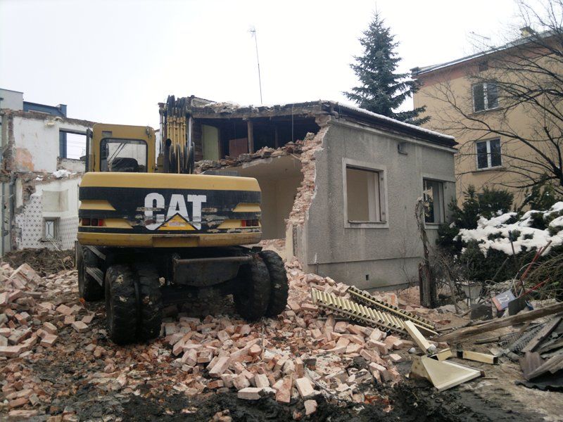 Rozbiórki wykopy wyburzenia piach ziemia kruszywo.