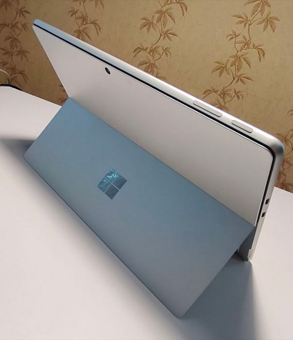 Microsoft Surface Pro 11 for Business  Intel Core Ultra 7  на  16/512GB