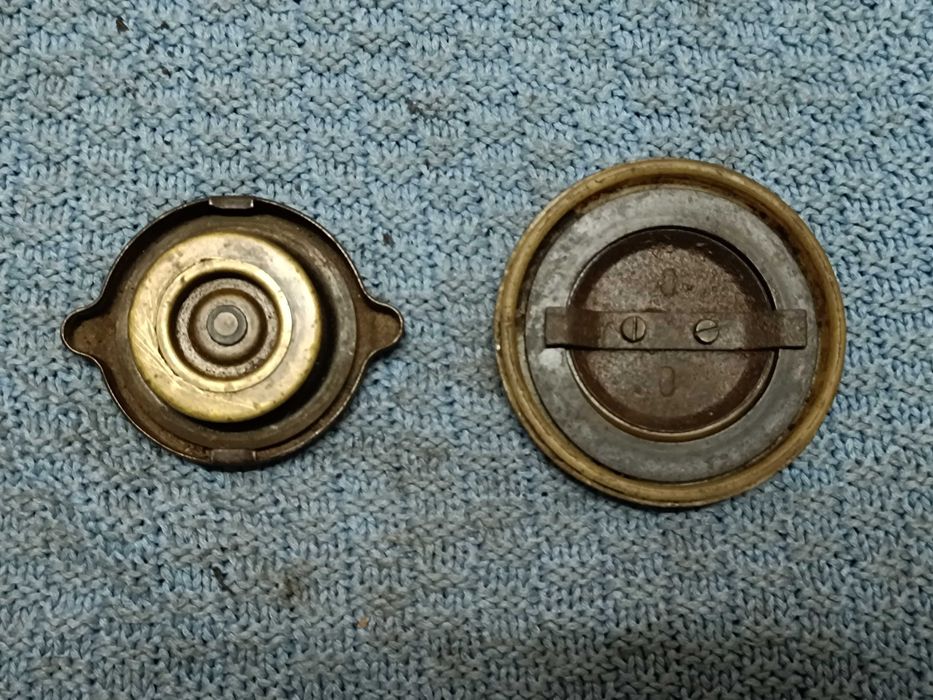 Korek chłodnicy i baku