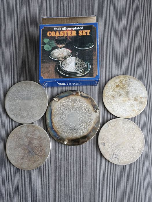 K14. Podstawki posrebrzane