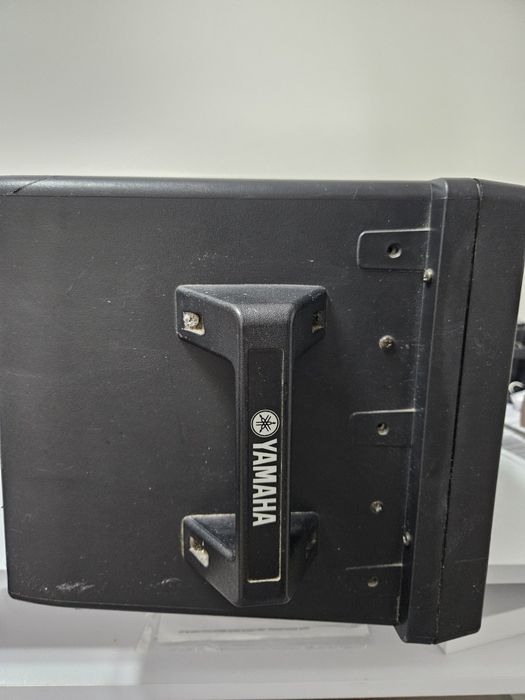 Мікшерний пульт з підсилювачем Yamaha emx 68s