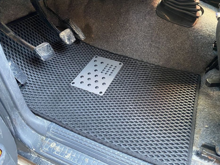 Nissan Patrol Y60 Коврики EVA (черные) 5 штук (передние и задние) (г)