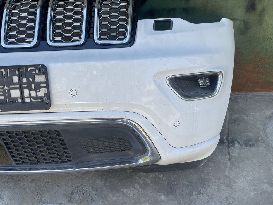 Бампер Jeep Grand Cherokee