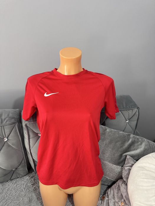 Bluzka Nike dla chłopca 147-158 cm – Nowa, super stylowa!