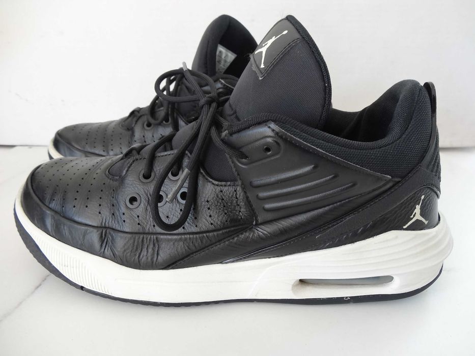 Buty JORDAN MAX AURA 5 roz 45 SKÓRA Sportowe Koszykarskie