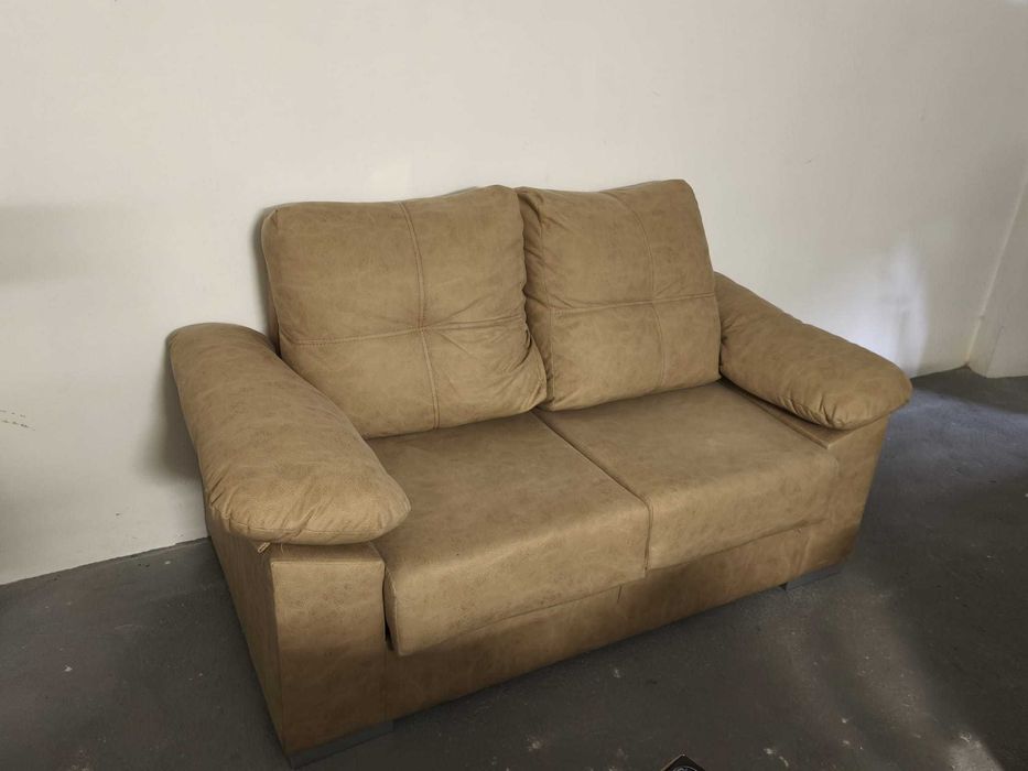 Sofá castanho como novo