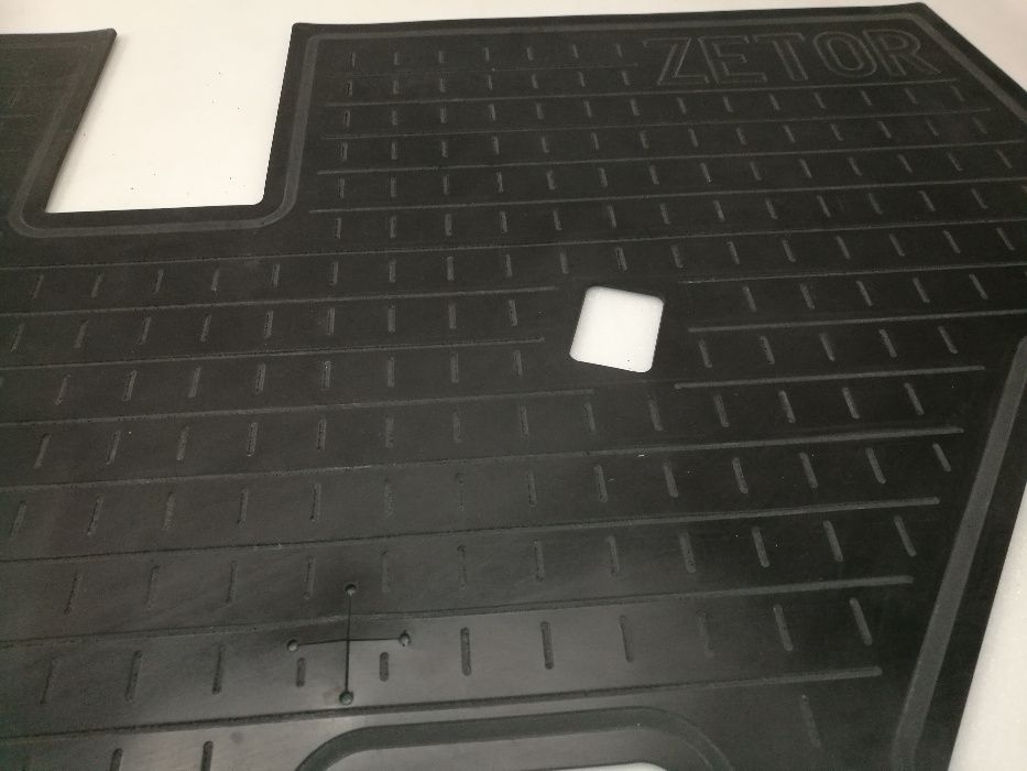 Dywanik wycieraczka kabiny Zetor 7520, 7540, 9520, 10540 grubość 4mm