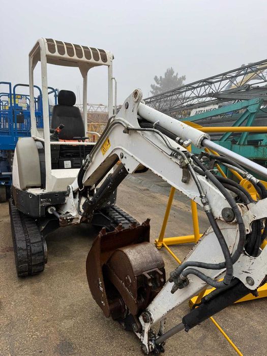 Mini Escavadora Giratória YANMAR VIO 20 (usada)