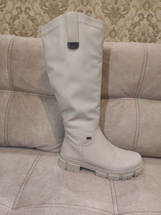 Жіночі зимові чоботи