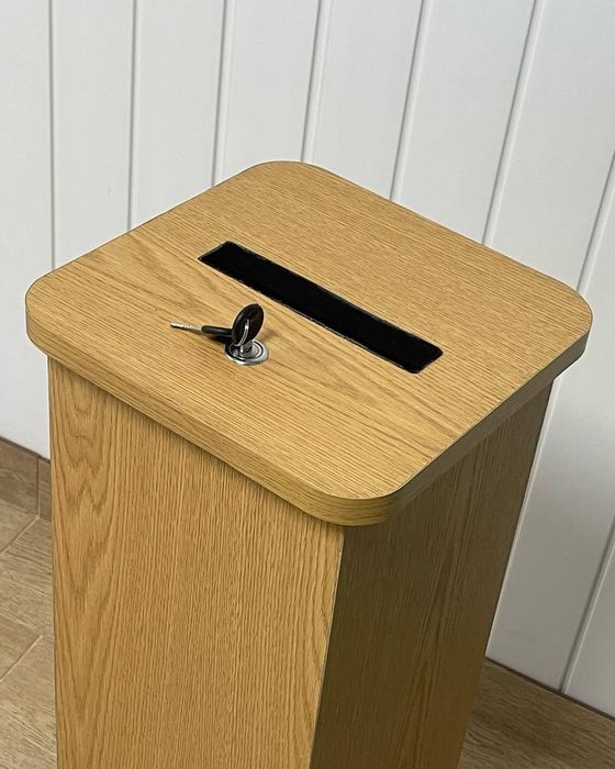 Gazofilácio em Madeira