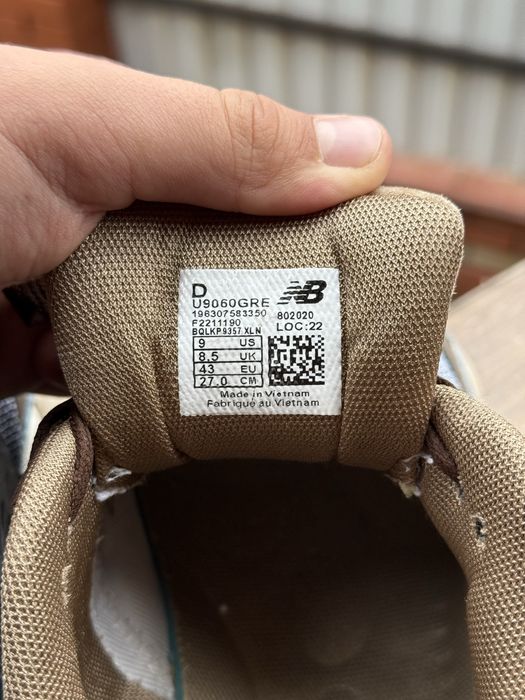 Кросівки New Balance 9060 розмір 42