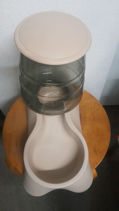 Dispensador de ração para cães