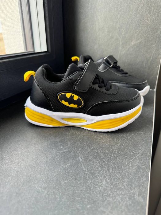 Кросівки кеди для хлопчика Sinsay Batman весна літо