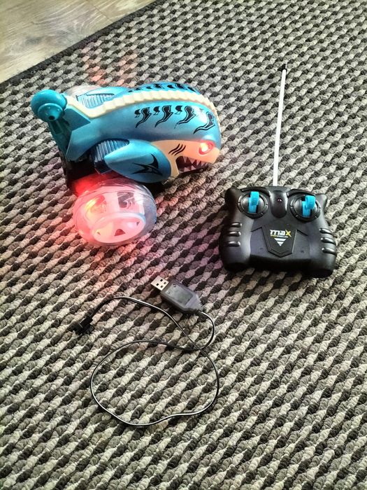 Autko rekin sterowany