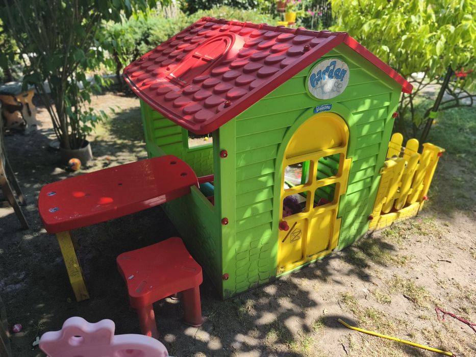 Domek ogrodowy plus slizgawka