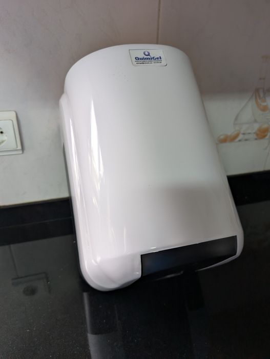 Dispensador de Papel de Extração Central Parede