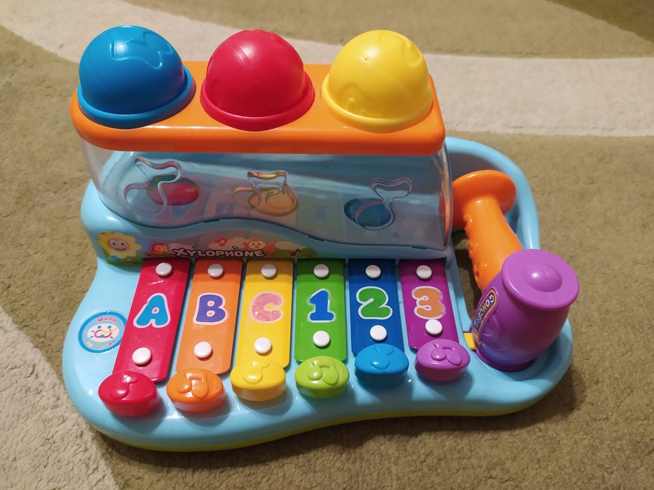 Музичний ксилофон